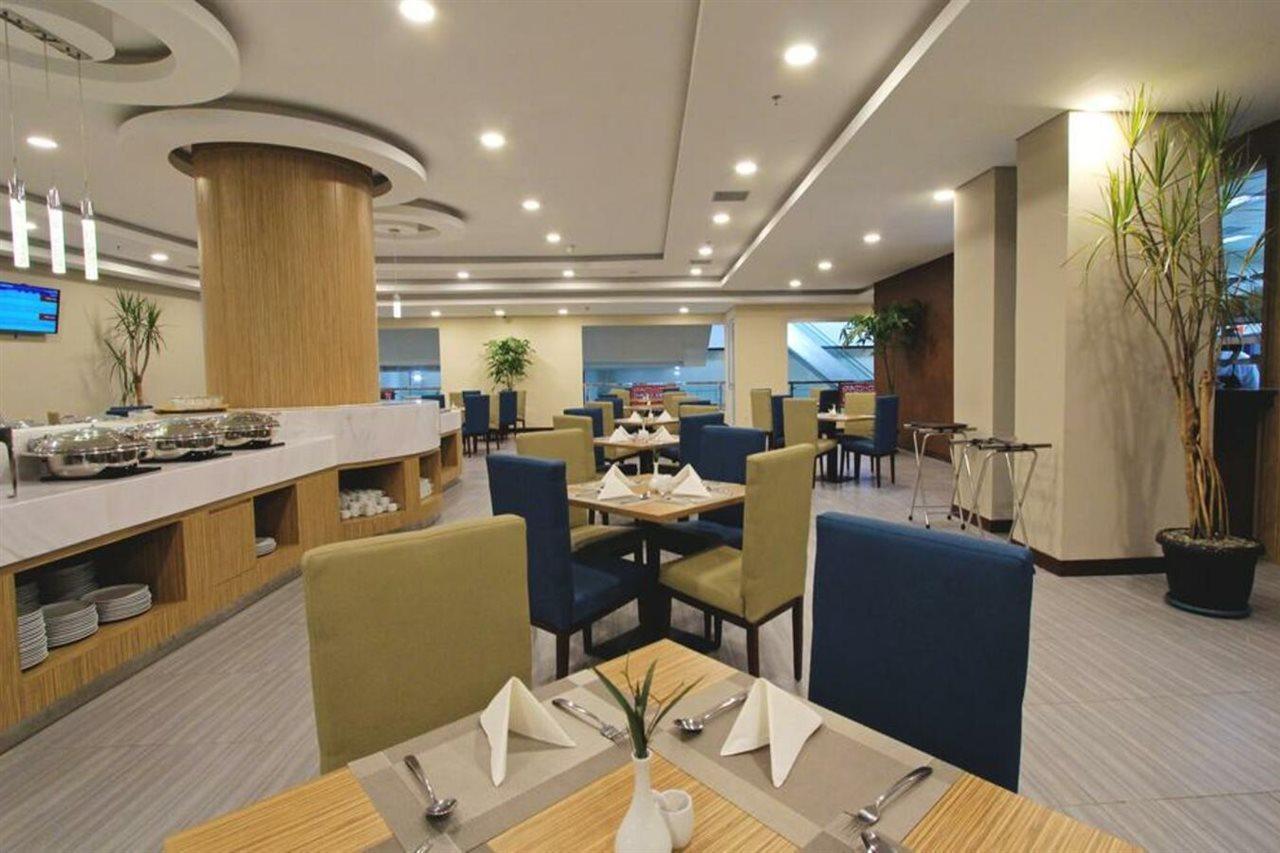 Anara Sky Kualanamu Hotel Medan Extérieur photo