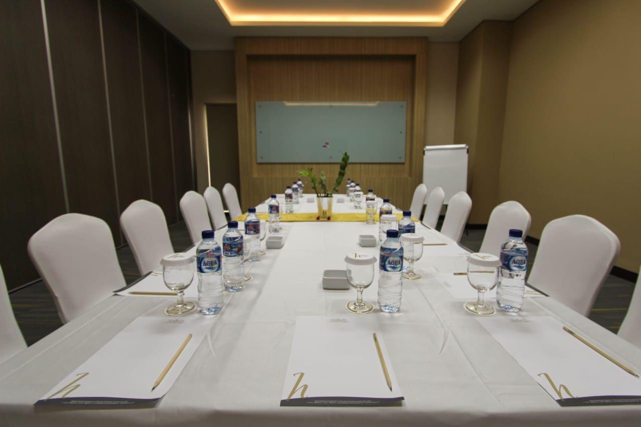 Anara Sky Kualanamu Hotel Medan Extérieur photo