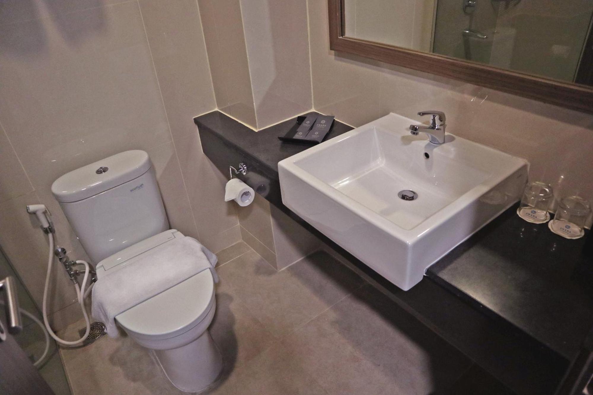 Anara Sky Kualanamu Hotel Medan Extérieur photo