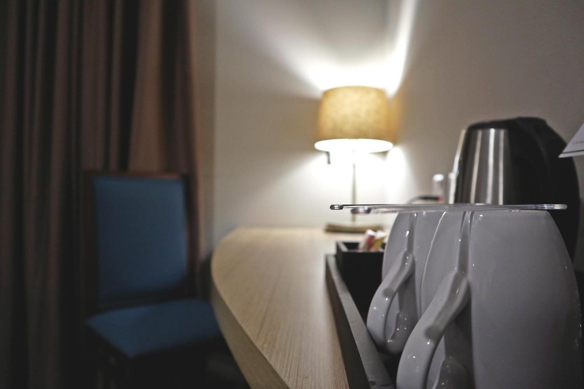 Anara Sky Kualanamu Hotel Medan Extérieur photo