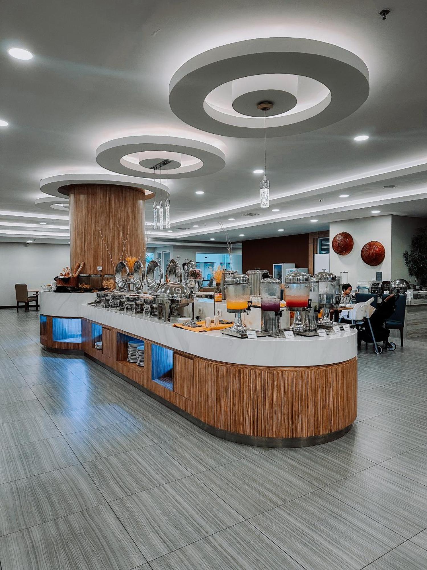Anara Sky Kualanamu Hotel Medan Extérieur photo