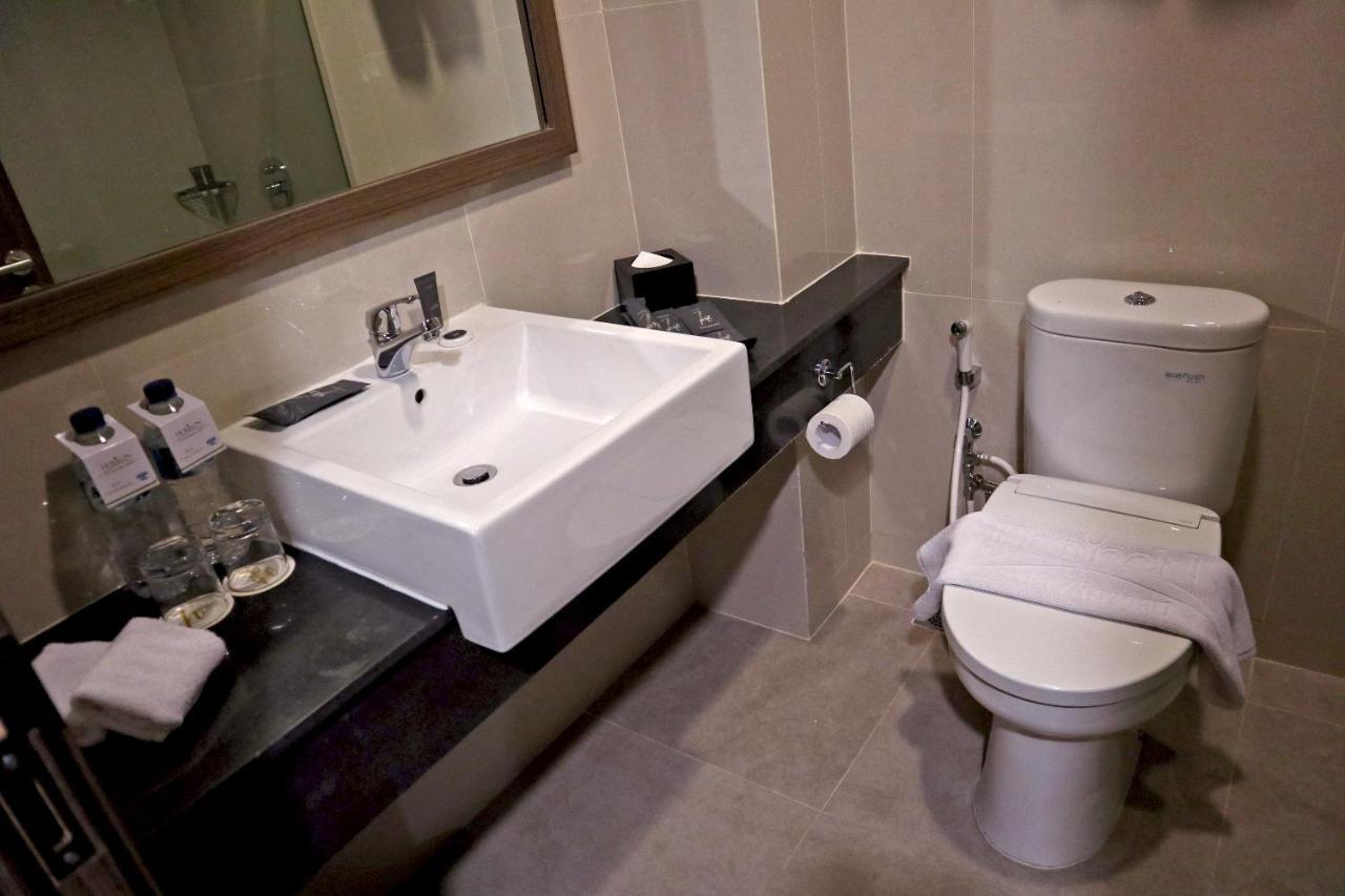 Anara Sky Kualanamu Hotel Medan Extérieur photo